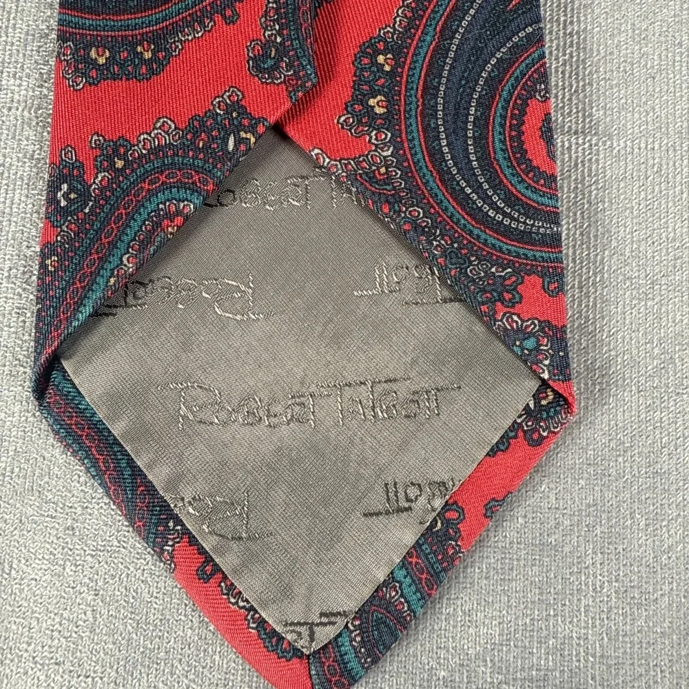 Vintage Hand Sewn Robert Talbott Wilmington Country Store Silk Tie‎ Red Paisley